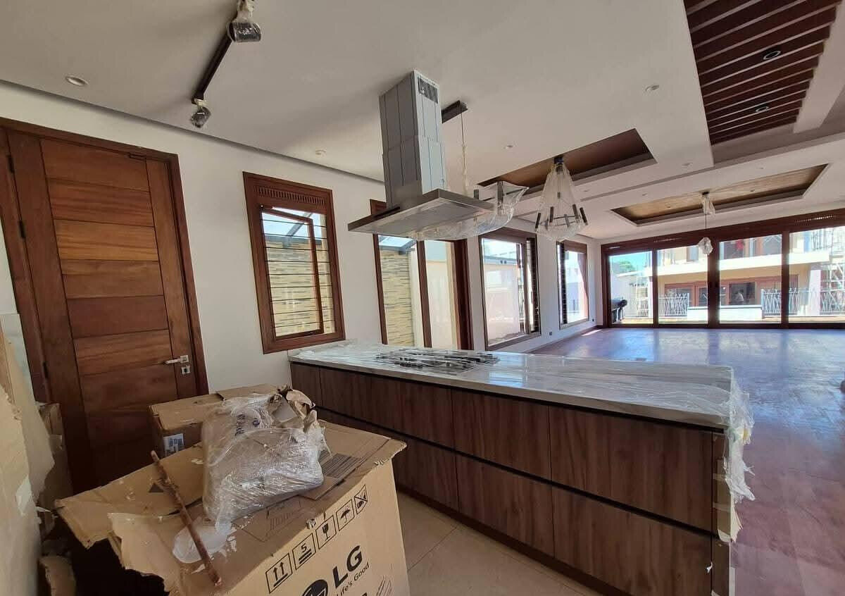 4BR All-Ensuite Villa with Private Lift & Staff Quarters - Runda