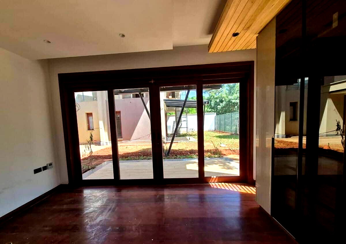 4BR All-Ensuite Villa with Private Lift & Staff Quarters - Runda