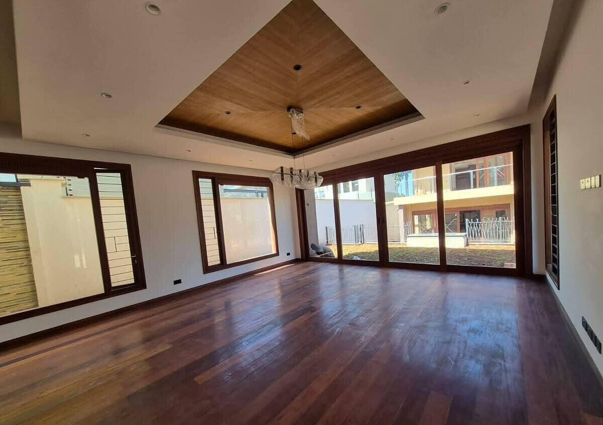 4BR All-Ensuite Villa with Private Lift & Staff Quarters - Runda