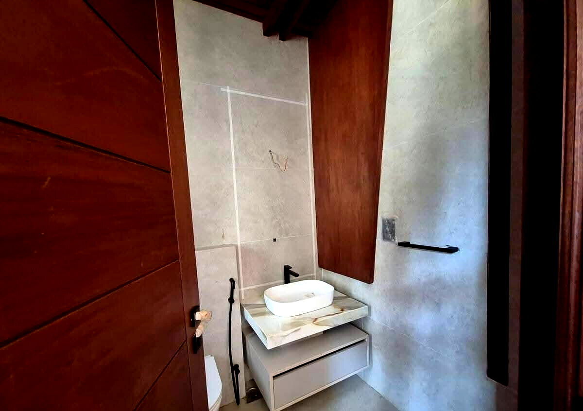 4BR All-Ensuite Villa with Private Lift & Staff Quarters - Runda