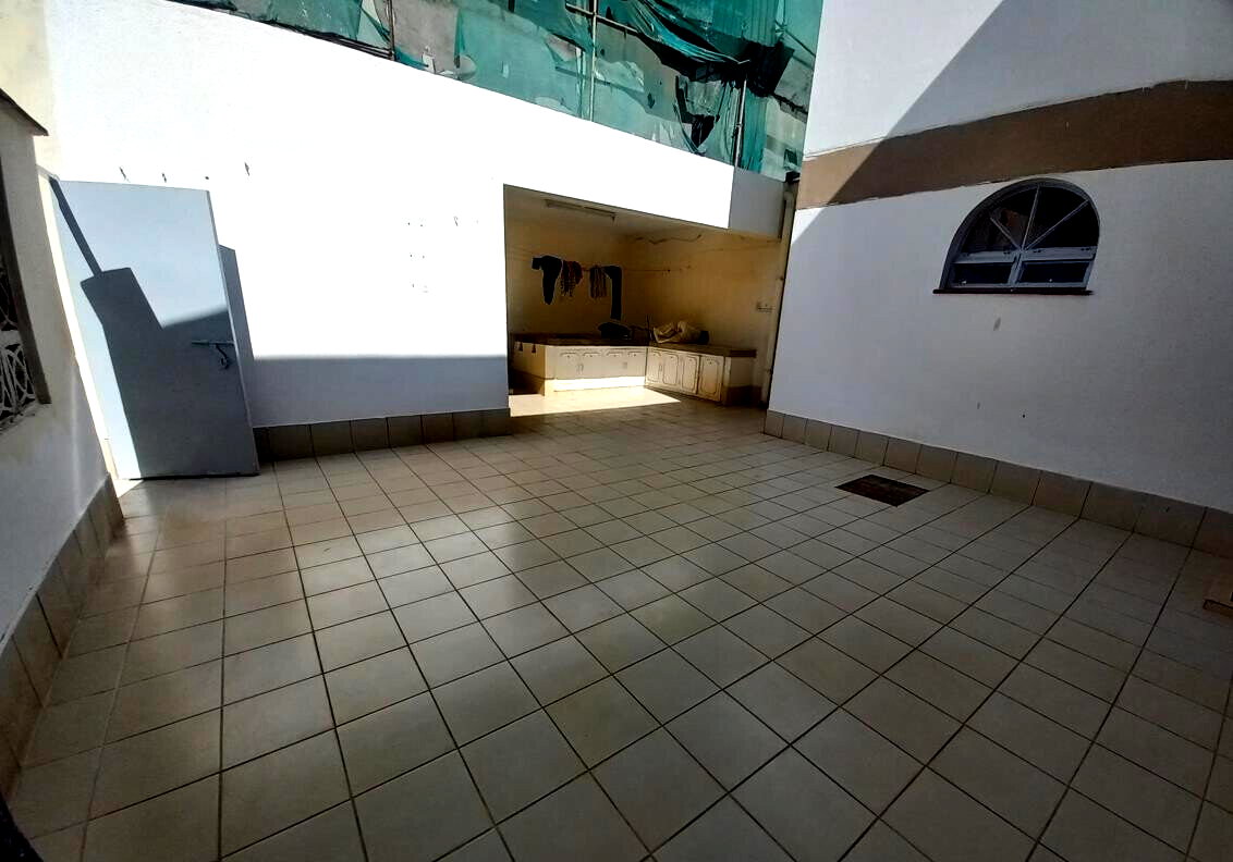5-Bed Townhouse with 3 SQ Rooms & Security Office - Westlands