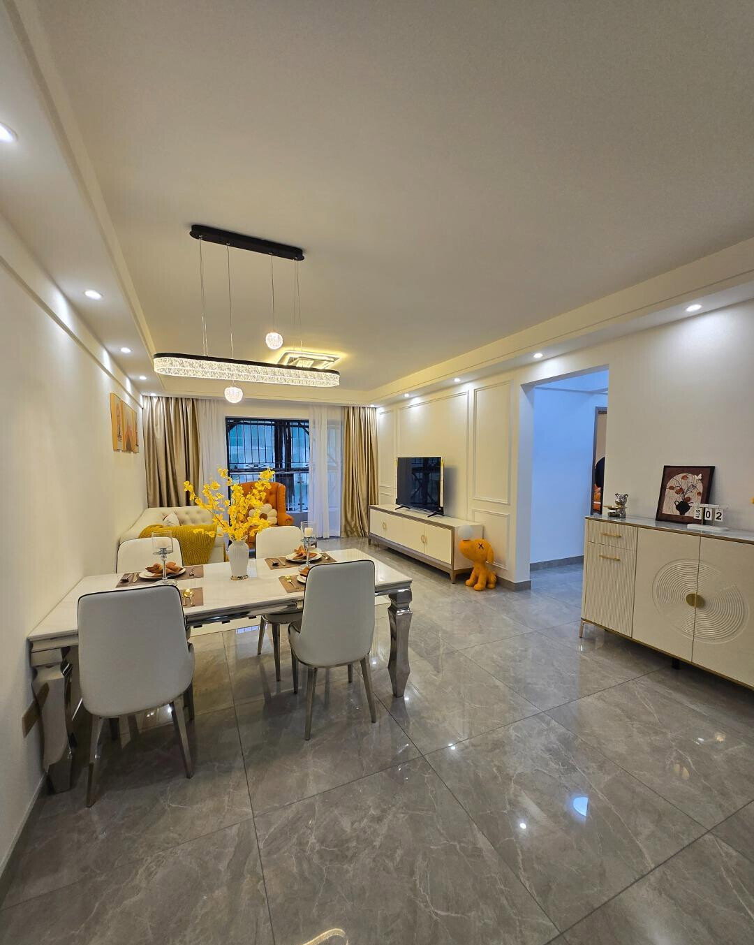 2BR at Crescent Residency with Coffee Lodge & Pool - Kileleshwa