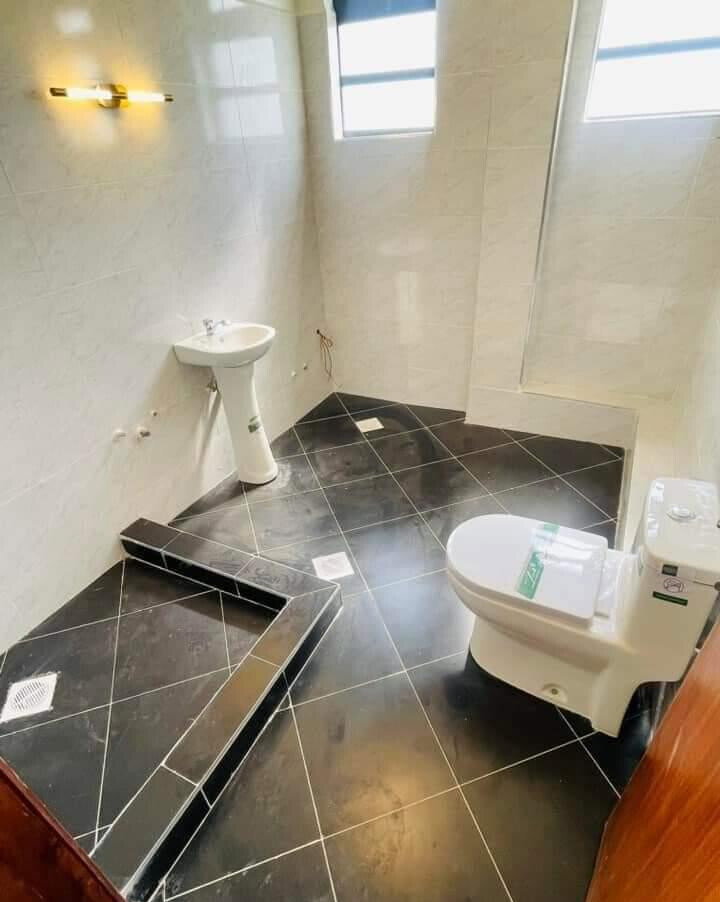 4BR Townhouse with Private Office & Roof Terrace - Kamakis