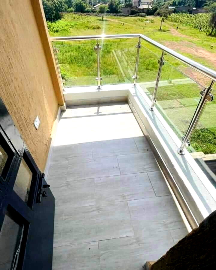 4BR Townhouse with Private Office & Roof Terrace - Kamakis