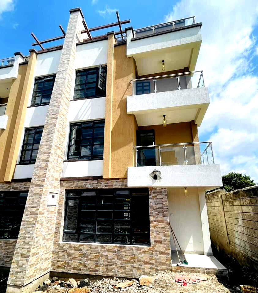 4BR Townhouse with Private Office & Roof Terrace - Kamakis
