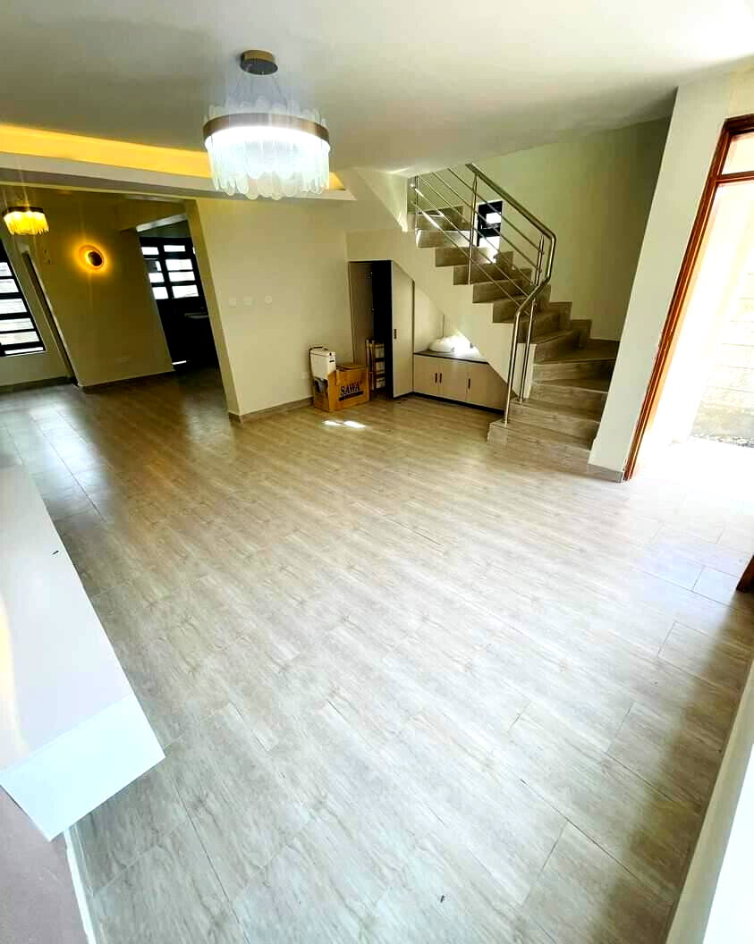 4BR Townhouse with Private Office & Roof Terrace - Kamakis