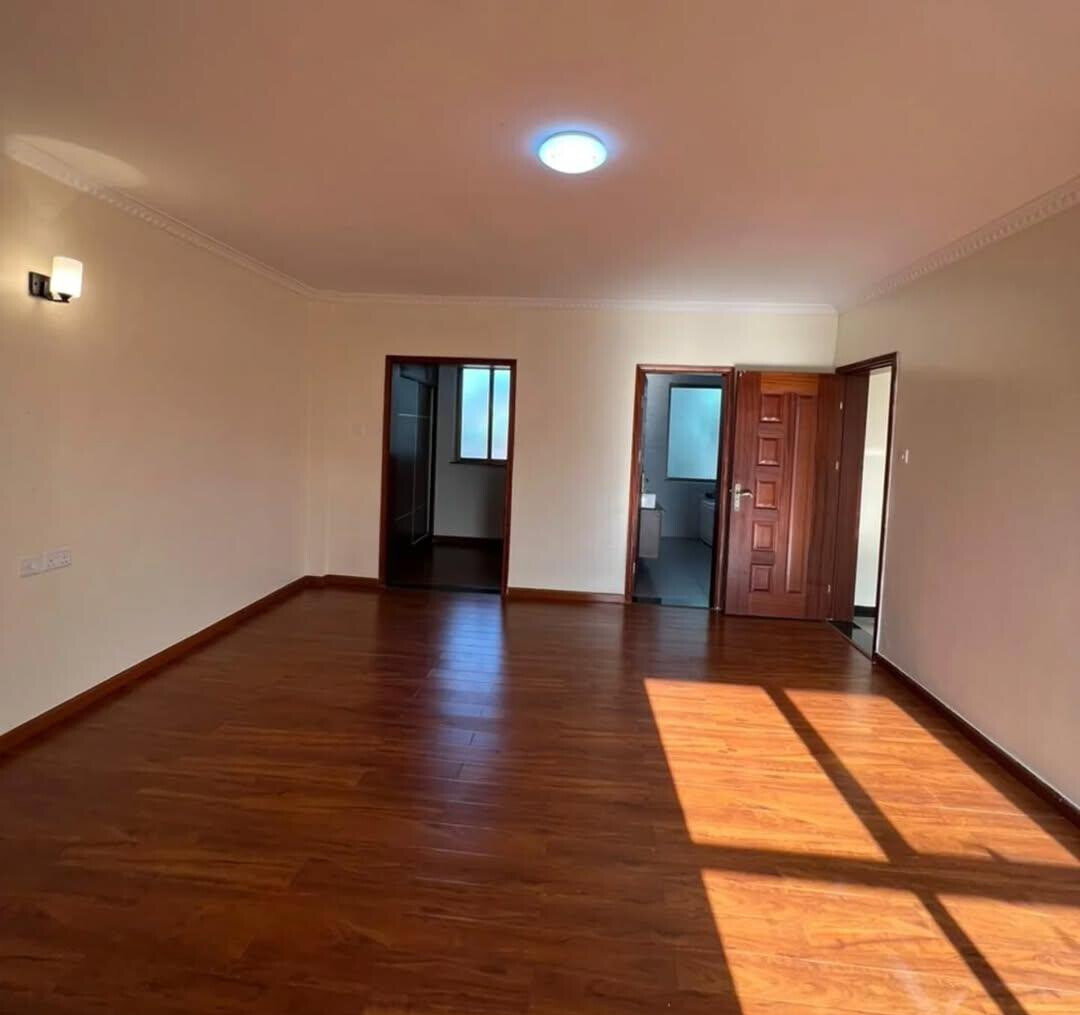 Pet-Friendly 5-Ensuite Townhouse with DSQ - Lavington
