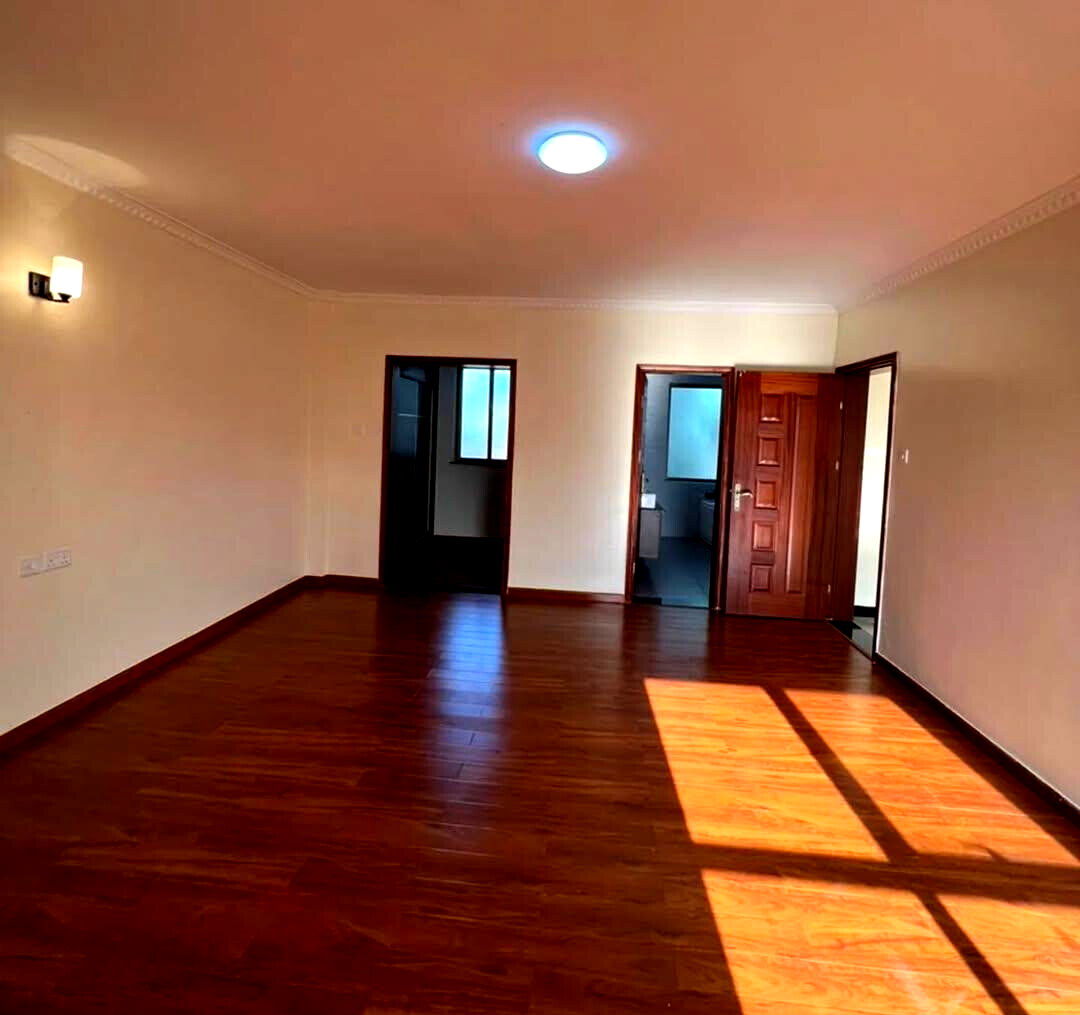 Pet-Friendly 5-Ensuite Townhouse with DSQ - Lavington