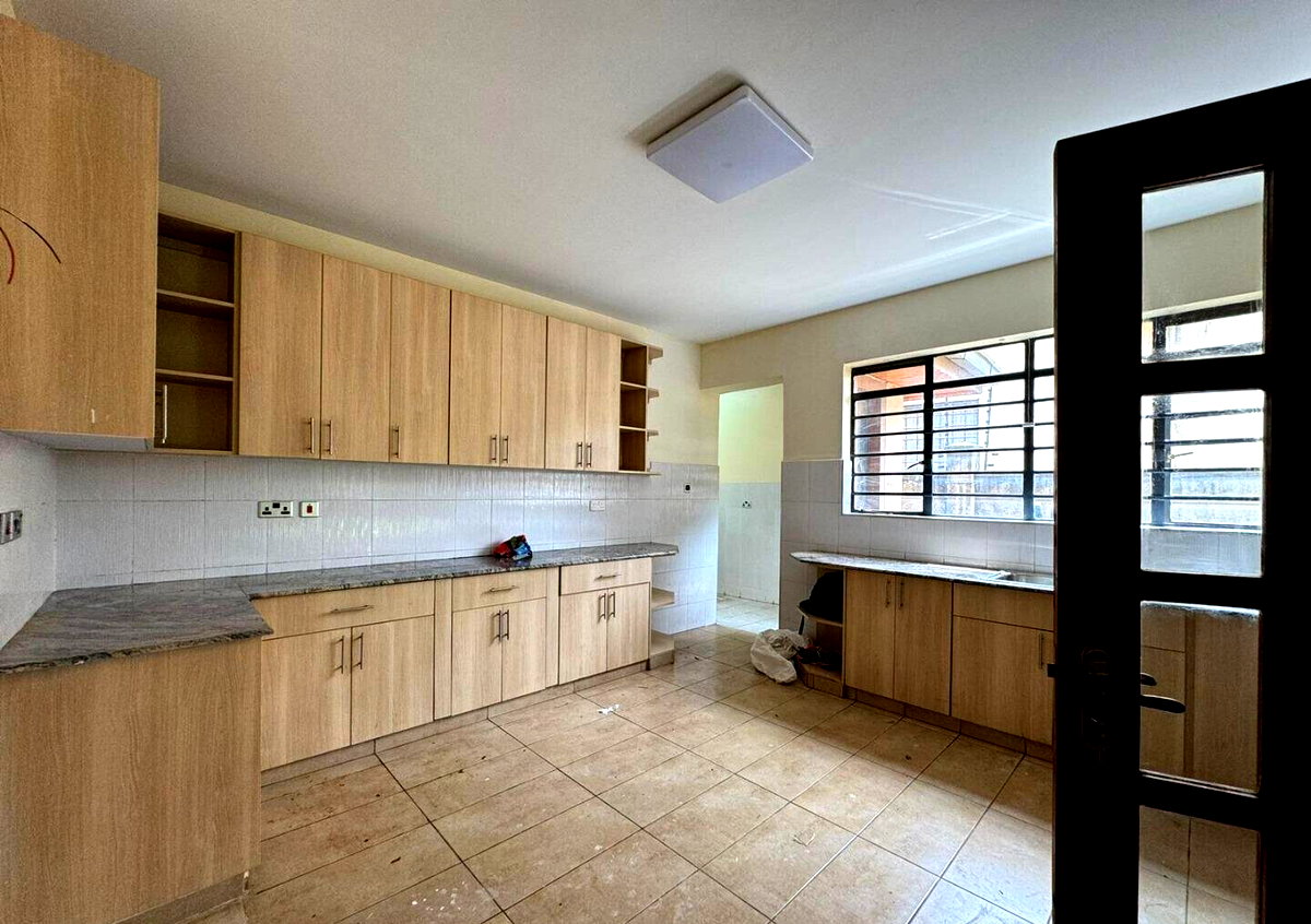 5-Ensuite Townhouse with DSQ & Granite Kitchen - Lavington