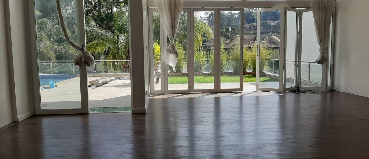 Brand New 5-Ensuite Townhouse with Private Pool - Spring Valley