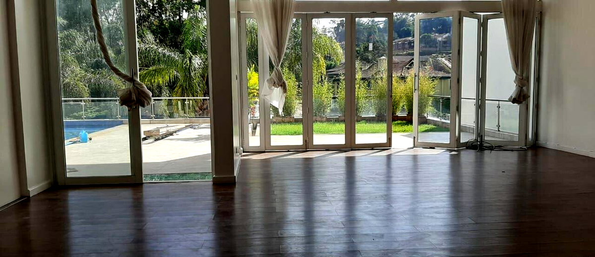 Brand New 5-Ensuite Townhouse with Private Pool - Spring Valley