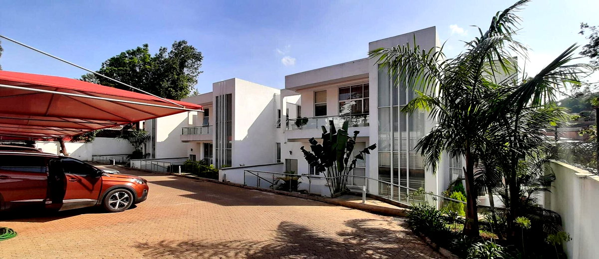 Brand New 5-Ensuite Townhouse with Private Pool - Spring Valley
