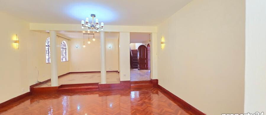 5BR Riverside Townhouse with Garden & Family Room - Nairobi