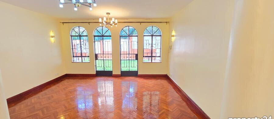 5BR Riverside Townhouse with Garden & Family Room - Nairobi