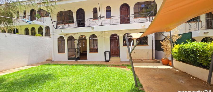 5BR Riverside Townhouse with Garden & Family Room - Nairobi