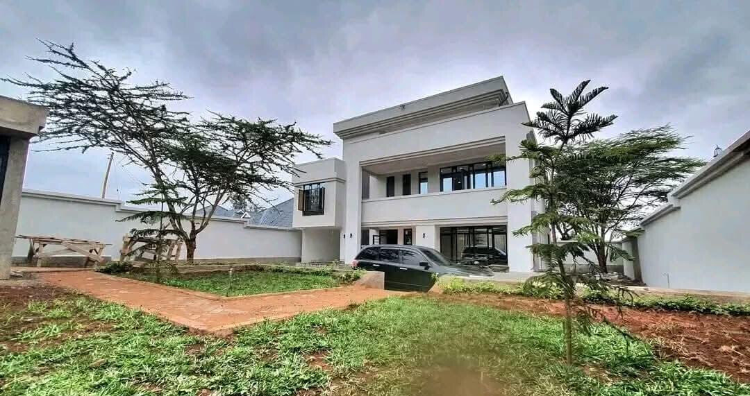 5BR Villa with Jacuzzi, Rooftop Terrace & DSQ - Rimpa, Rongai