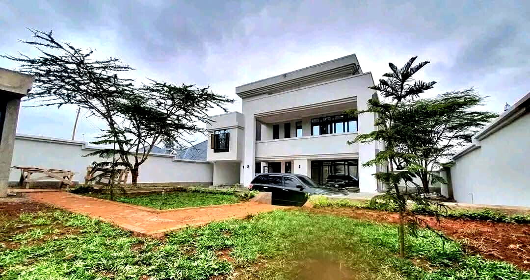 5BR Villa with Jacuzzi, Rooftop Terrace & DSQ - Rimpa, Rongai