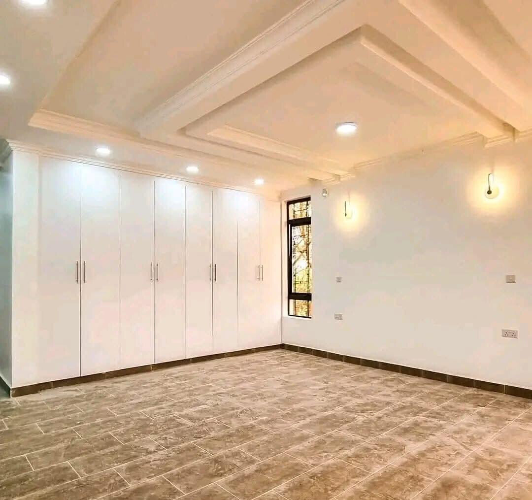 5BR Villa with Jacuzzi, Rooftop Terrace & DSQ - Rimpa, Rongai