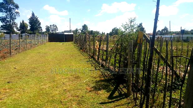 1/4 Plot With Title Outspan Less Than 500metres