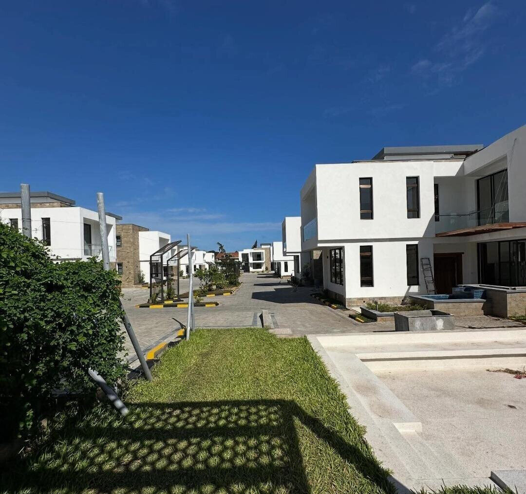 4BR All-Ensuite Townhouse with Rooftop Kitchenette & KES 290K Rent - Nyali