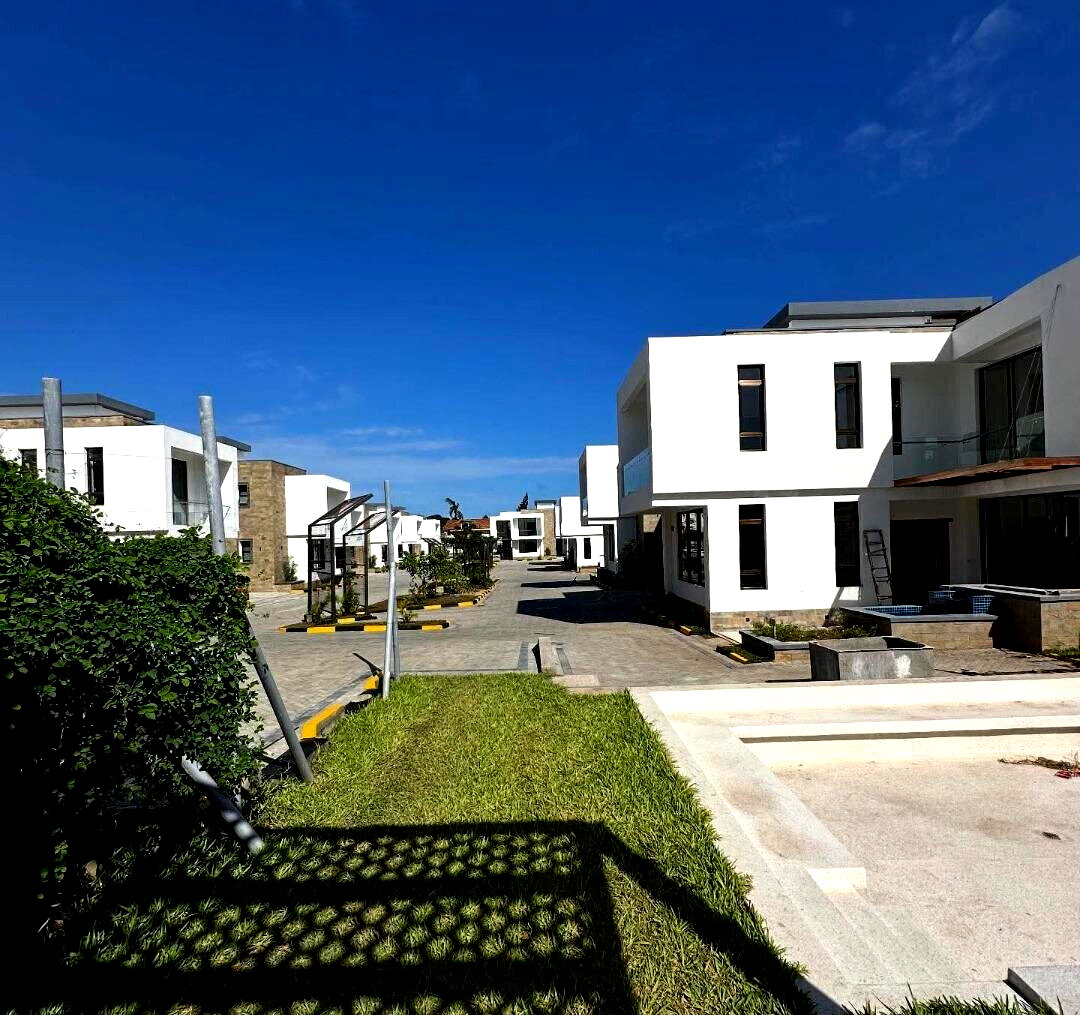 4BR All-Ensuite Townhouse with Rooftop Kitchenette & KES 290K Rent - Nyali