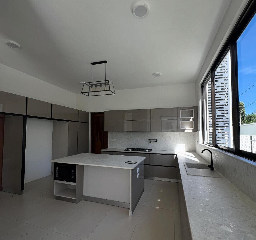 4BR All-Ensuite Townhouse with Rooftop Kitchenette & KES 290K Rent - Nyali