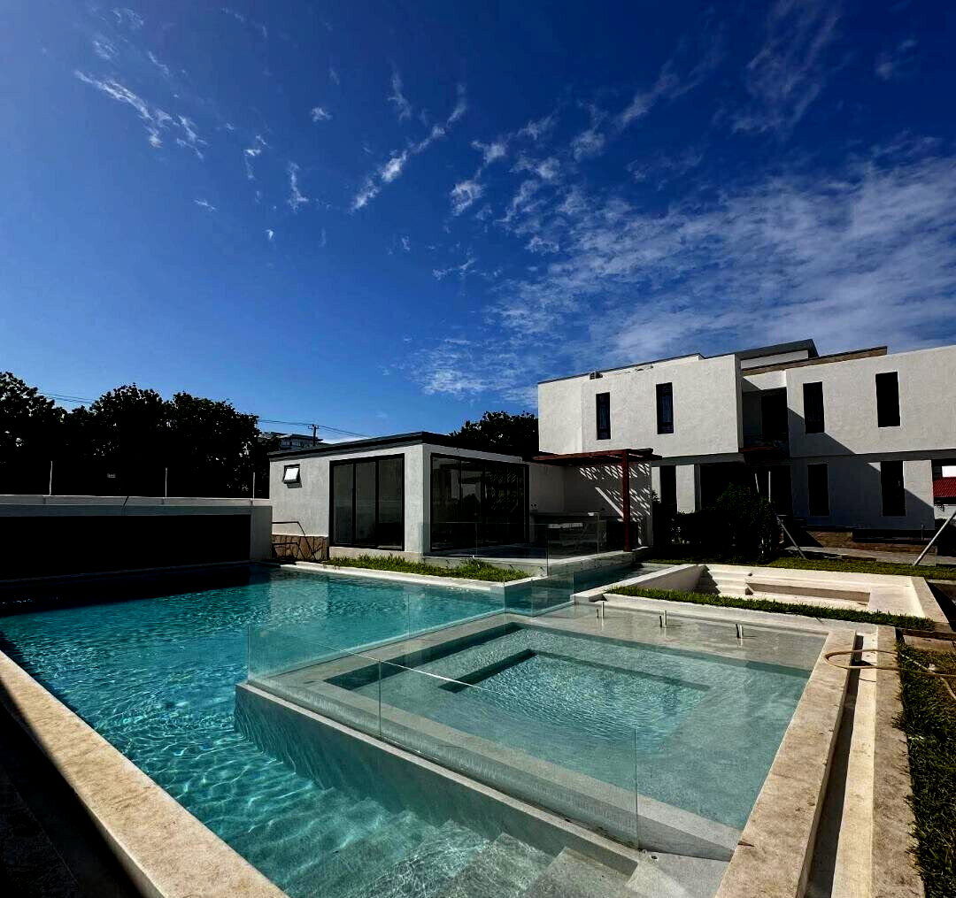 4BR All-Ensuite Townhouse with Rooftop Kitchenette & KES 290K Rent - Nyali