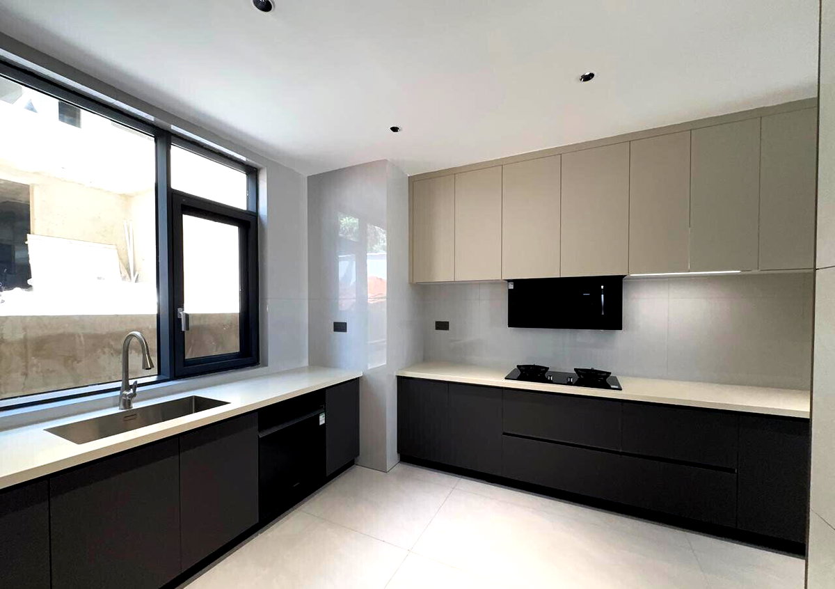 Modern 5BR Townhouse with Lift & Servants' Quarters - Lavington