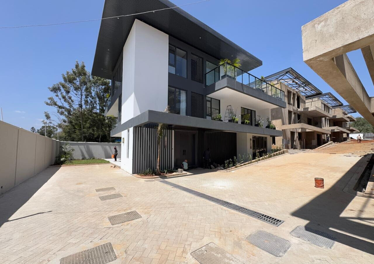 Modern 5BR Townhouse with Lift & Servants' Quarters - Lavington
