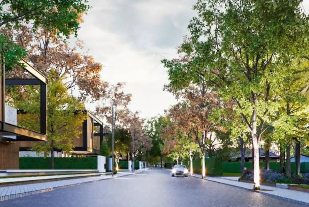 5-Ensuite Townhouse with Home Theatre & Pool – Karen Near Waterfront Mall