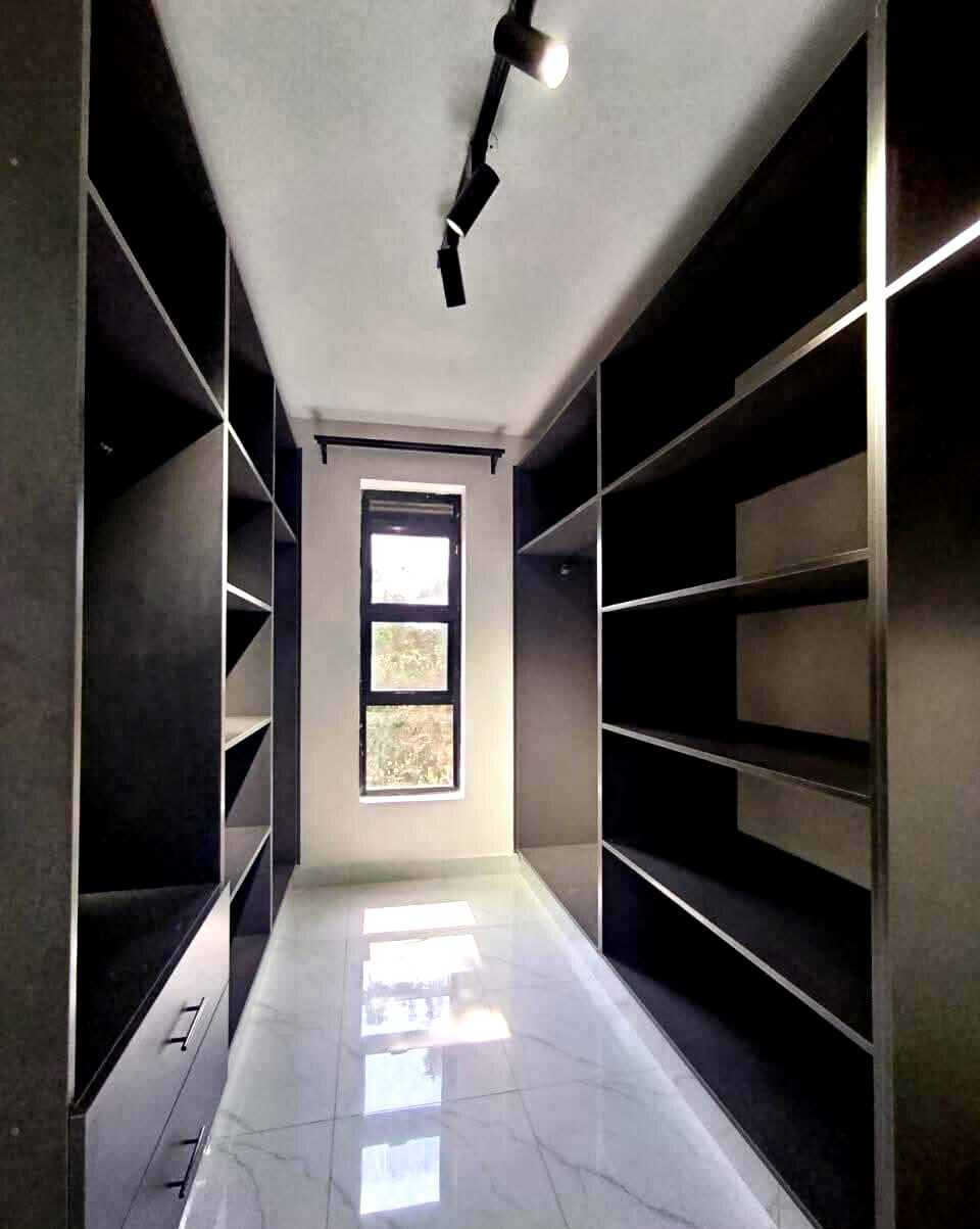 5BR All-Ensuite Maisonette with Jacuzzi & Rooftop Pergola - Ruiru Mugutha