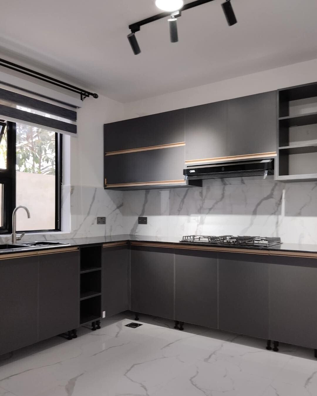 5BR All-Ensuite Maisonette with Jacuzzi & Rooftop Pergola - Ruiru Mugutha