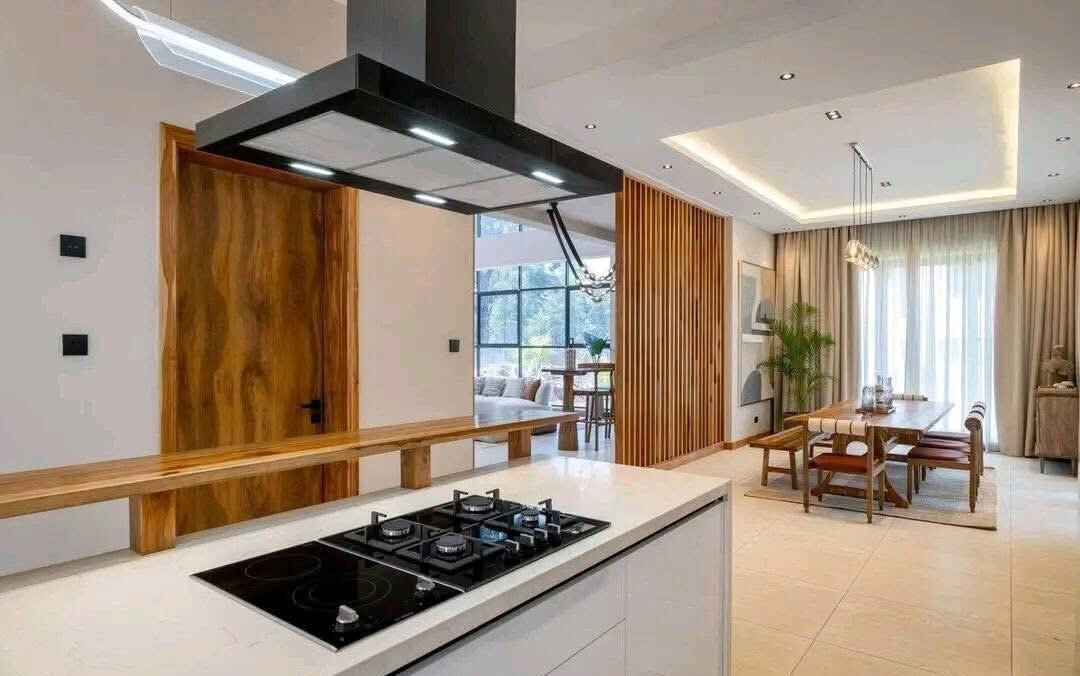 Half-Acre 4-Ensuite Villa with Heated Pools & Gym - Loresho