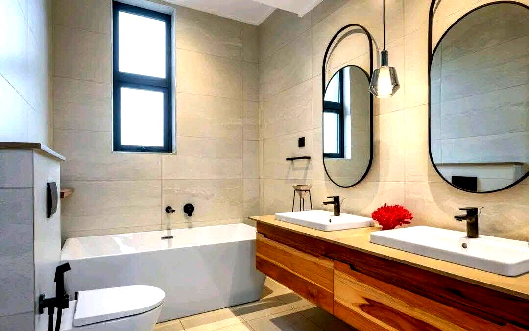 Half-Acre 4-Ensuite Villa with Heated Pools & Gym - Loresho