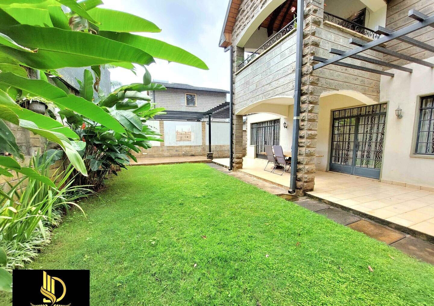 Stone-Clad 5-Bed Townhouse with Fireplace & Attic Studio - Lavington