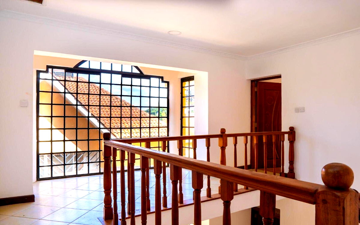 5BR All-Ensuite Townhouse with DSQ & Solar - Kyuna