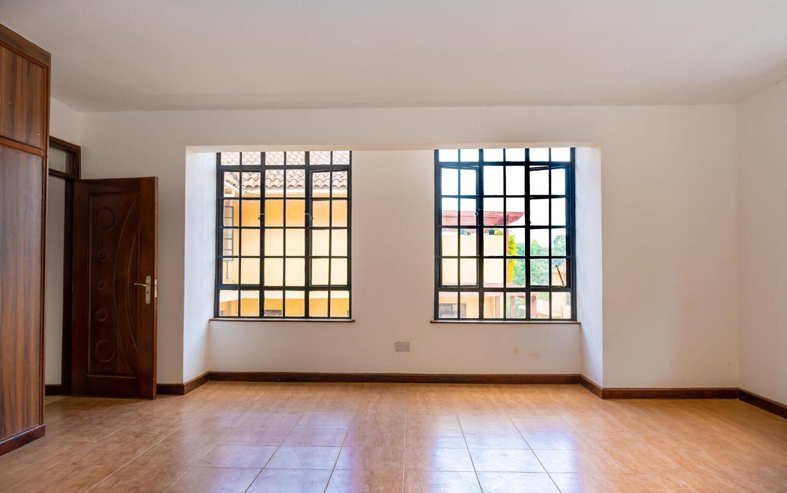 5BR All-Ensuite Townhouse with DSQ & Solar - Kyuna