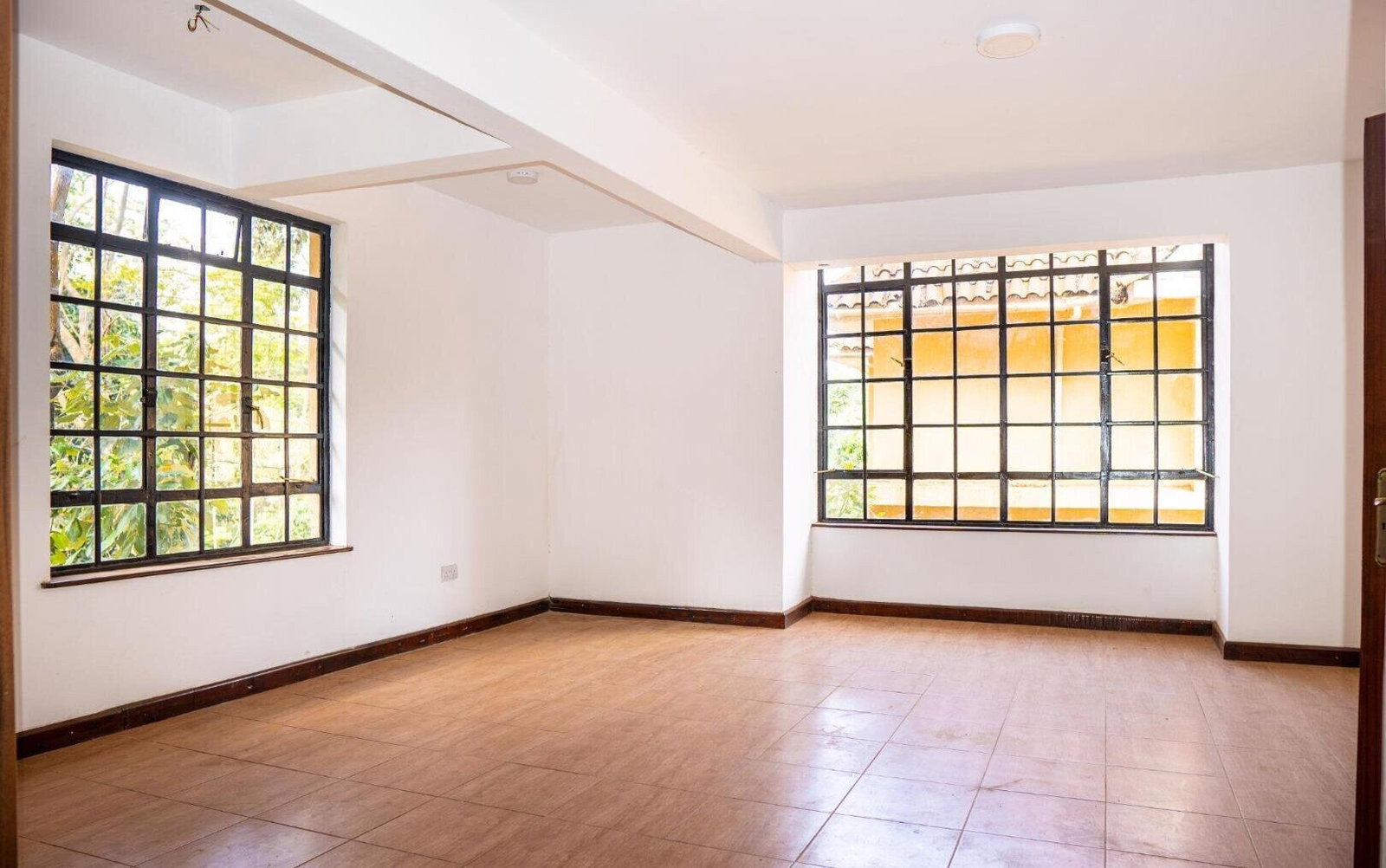 5BR All-Ensuite Townhouse with DSQ & Solar - Kyuna