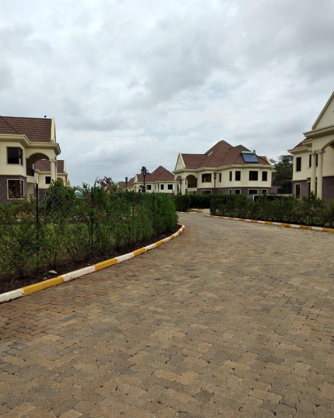 5-Ensuite Villa with Jacuzzi & Steam Bath – Karen Gated Community