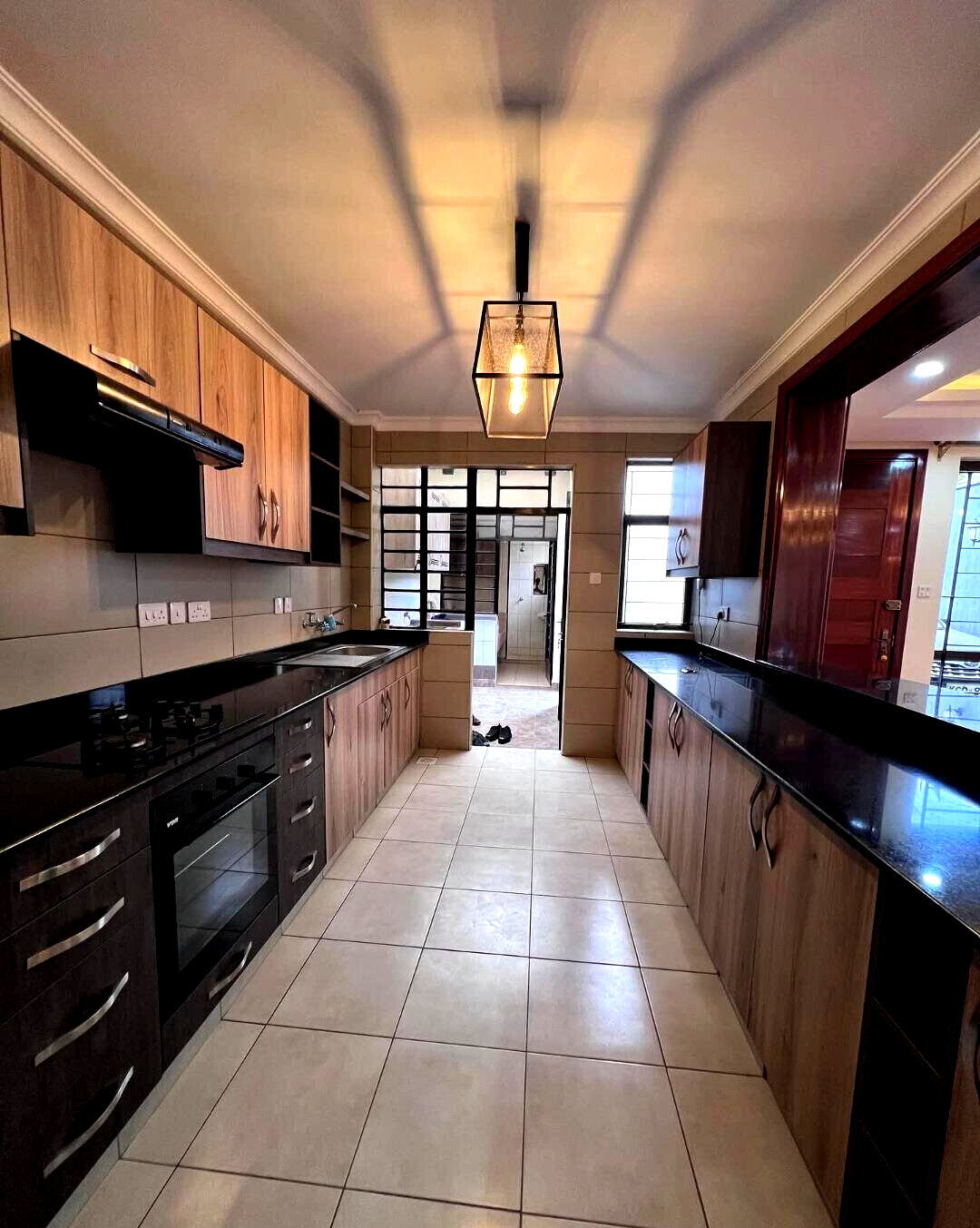 4BR Townhouse with DSQ & Clubhouse - 3km from Mombasa Road