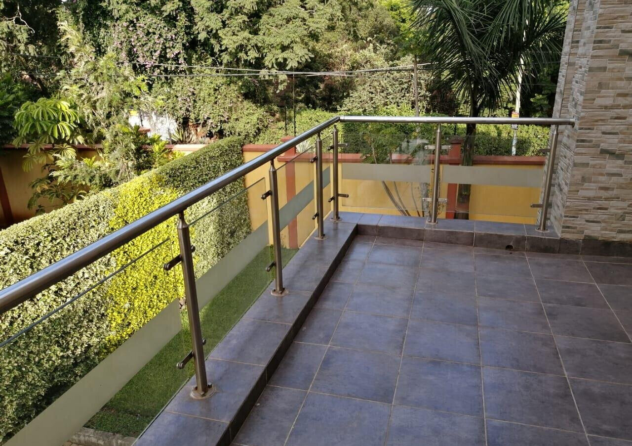 5-Ensuite Townhouse with Fireplace & DSQ - Lavington
