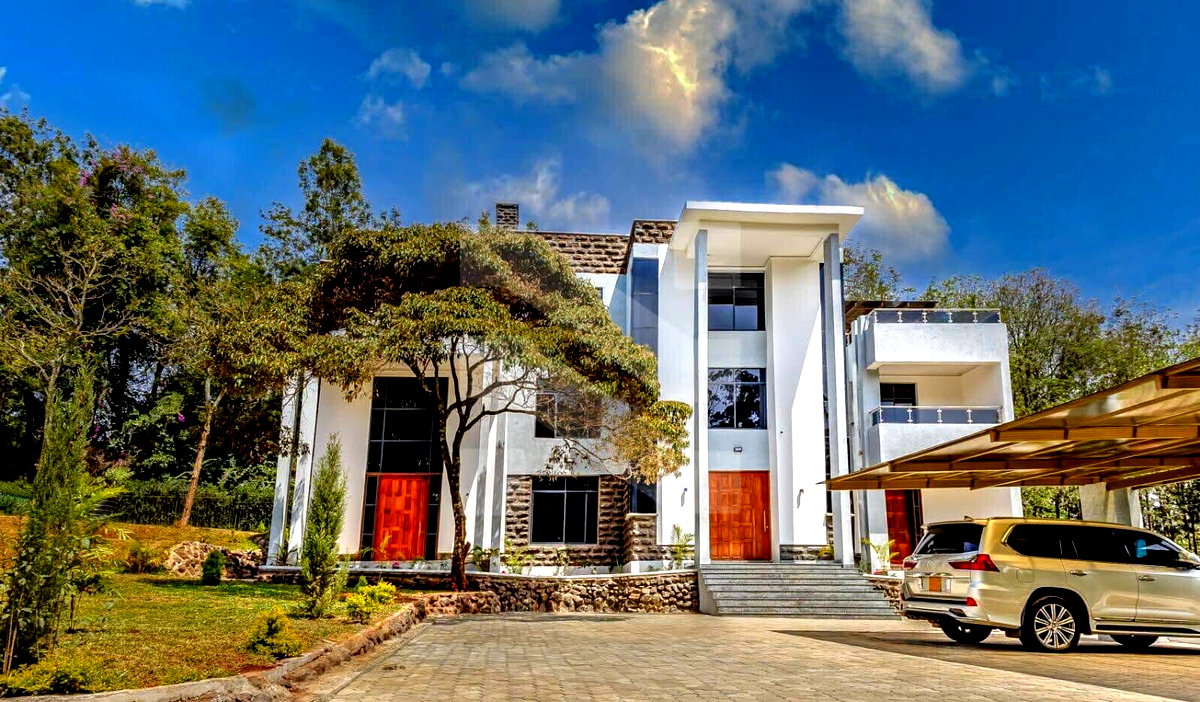 7-Bed Ultra-Luxury Townhouse Overlooking Oloolua Forest – Karen