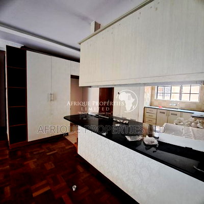 2bdrm Apartment in Riverside, Westlands for rent - Image 4