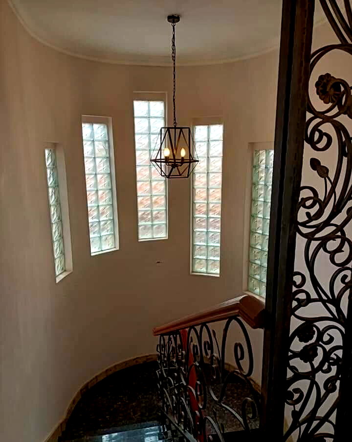 5BR Townhouse with Pool & Clubhouse – Riverside Gated Community