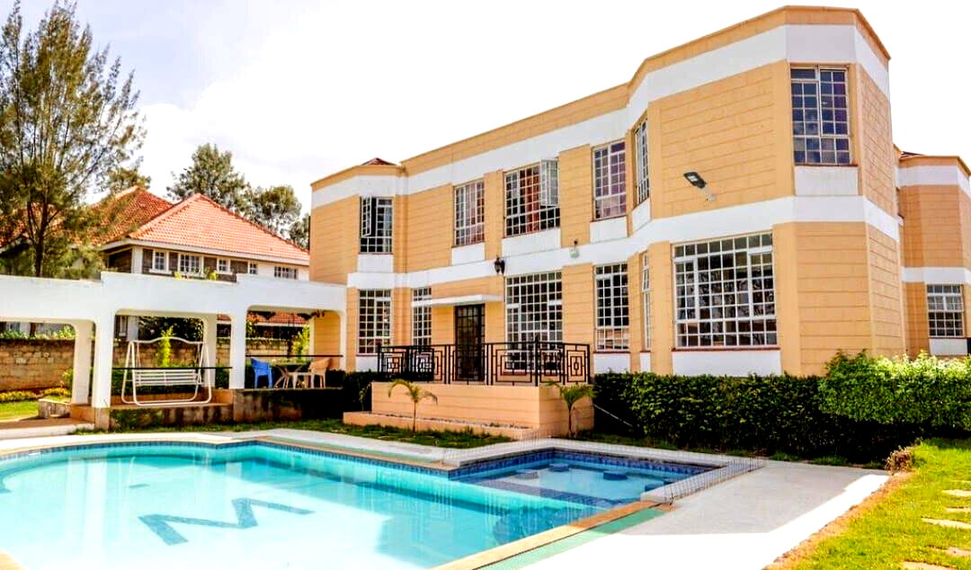 6BR Standalone Home with Guest Wing & Pool on Half-Acre - Runda
