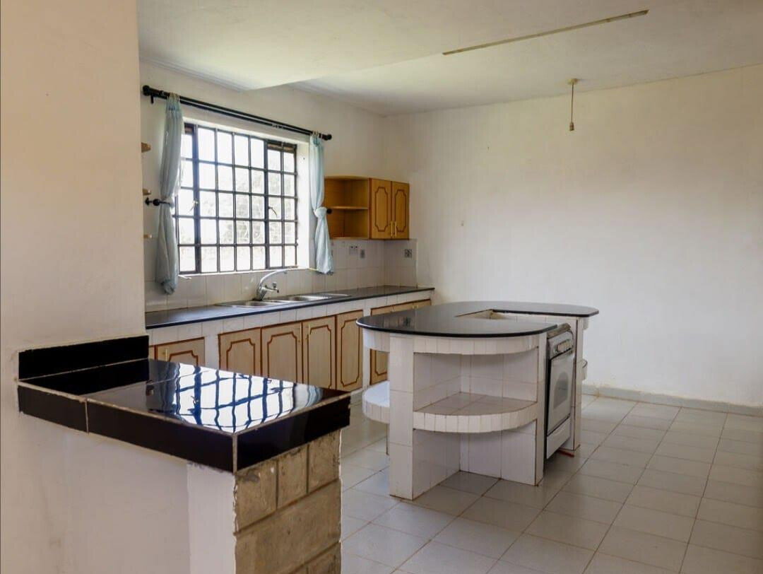 6BR Standalone Home with Guest Wing & Pool on Half-Acre - Runda