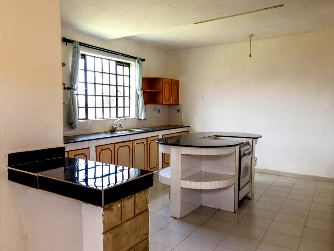6BR Standalone Home with Guest Wing & Pool on Half-Acre - Runda