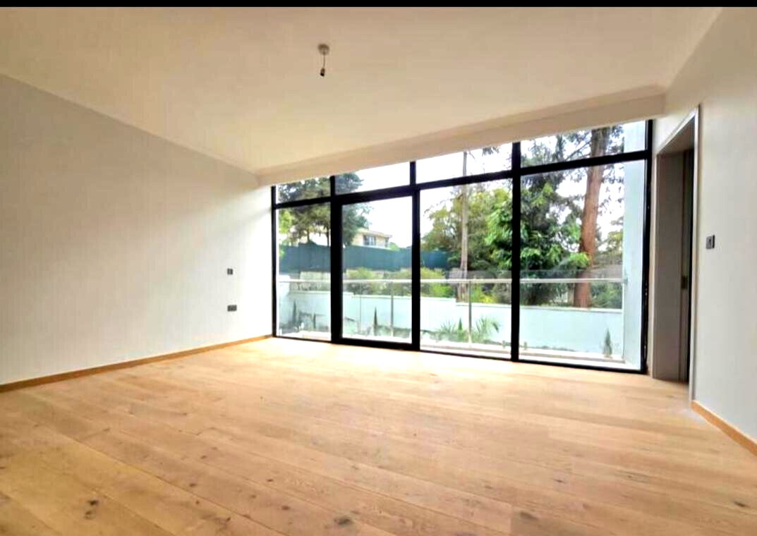 5-Ensuite Townhouse with Jacuzzi & DSQ in Quiet Lavington Cul-de-Sac