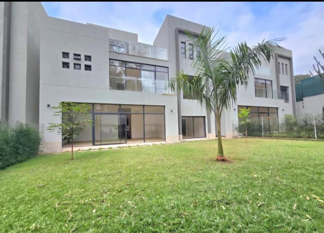 5-Ensuite Townhouse with Jacuzzi & DSQ in Quiet Lavington Cul-de-Sac