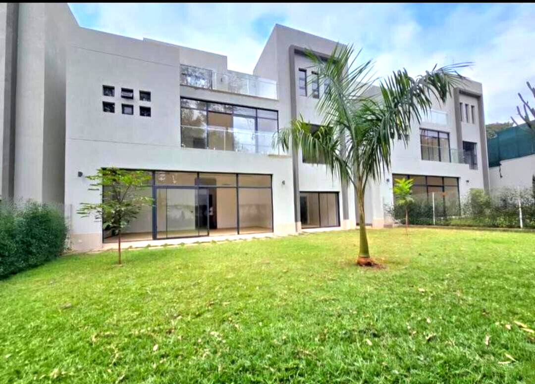 5-Ensuite Townhouse with Jacuzzi & DSQ in Quiet Lavington Cul-de-Sac